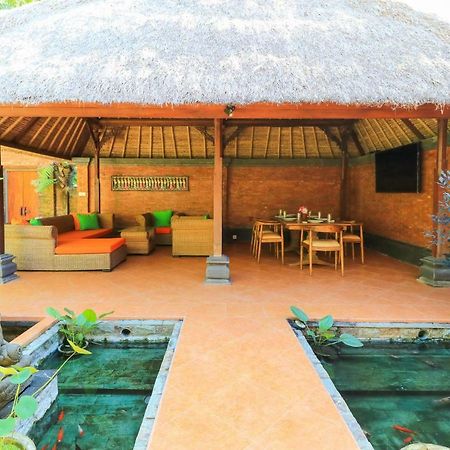 The Laras Villa Jimbaran  Exterior photo