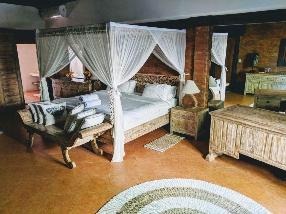 The Laras Villa Jimbaran  Exterior photo