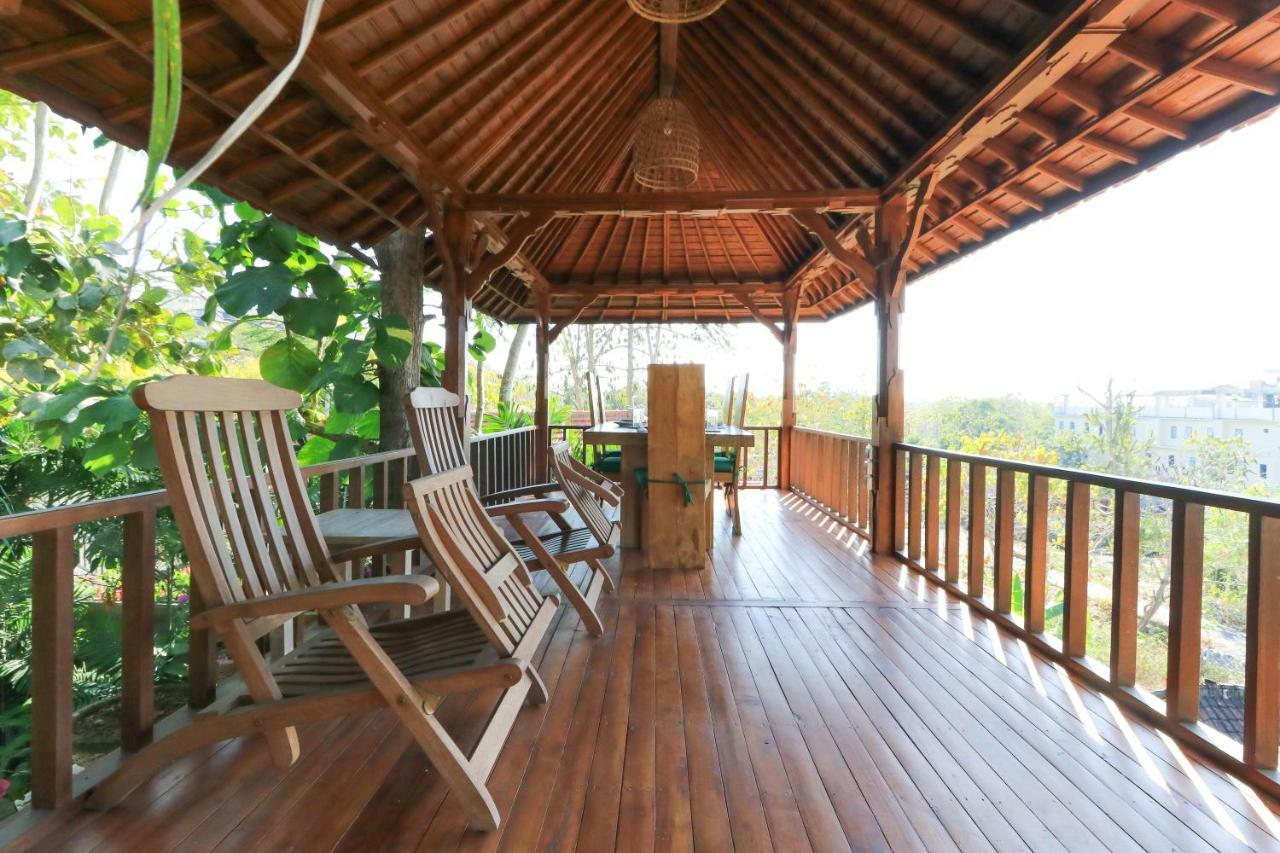 The Laras Villa Jimbaran  Exterior photo
